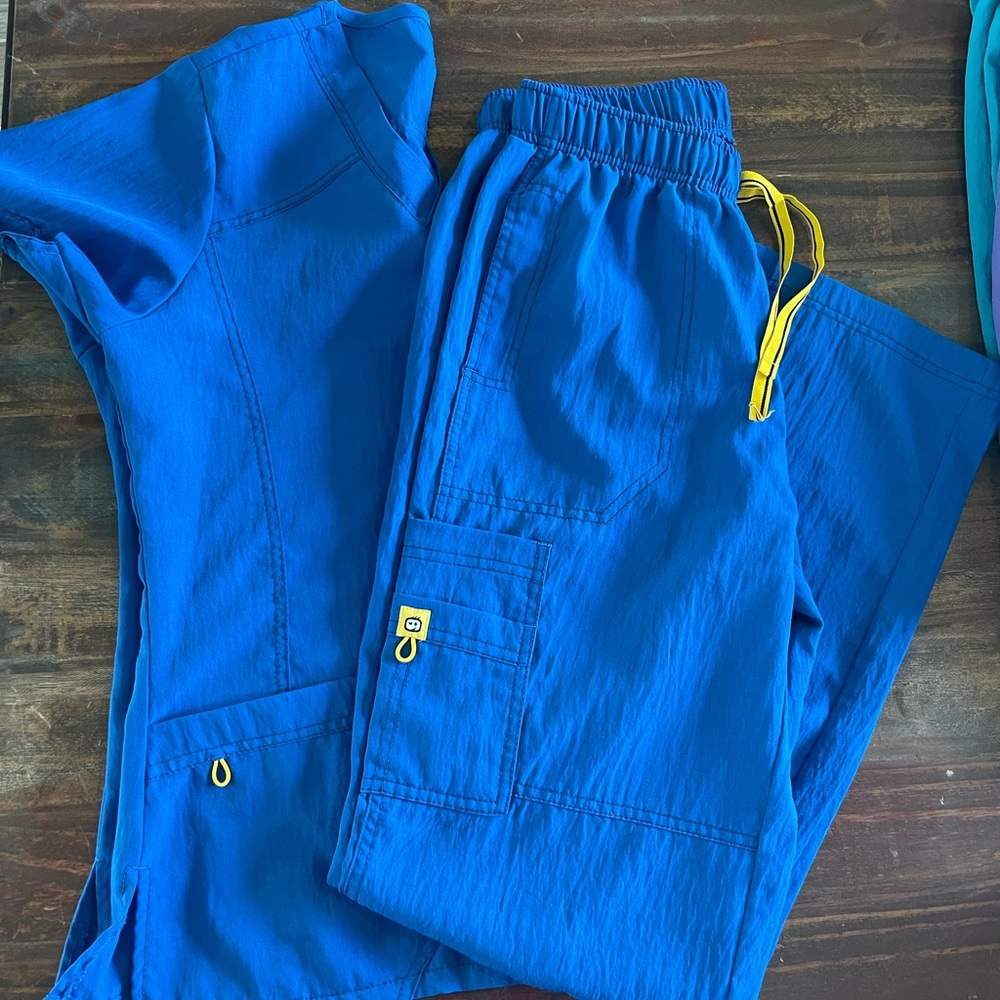 Wonder Wink Women’s Scrubs